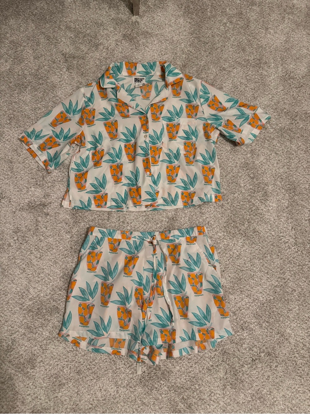 Bouffants & Broken Hearts Women’s Green Cocktail Print Shorts Pajamas Small